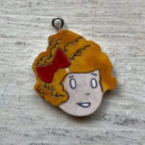 Vintage 1981 Little Orphan Annie Hard Knock Plastic Novelty Pendant